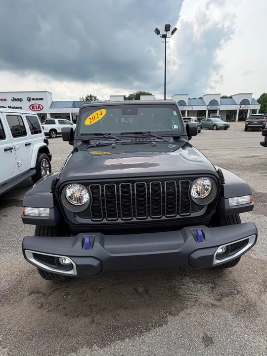 2024 Jeep JT Gladiator - Image 2 of 14