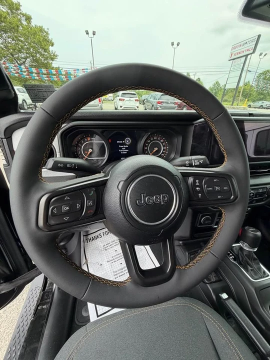 2024 Jeep JT Gladiator - Image 9 of 14