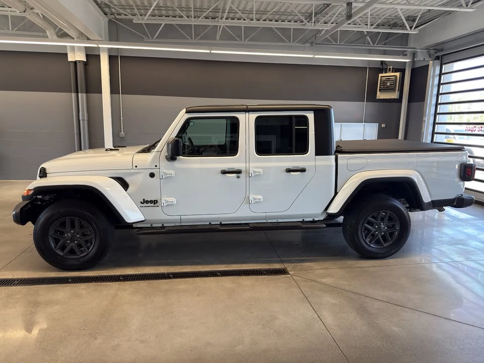 2024 Jeep JT Gladiator - Image 13 of 20