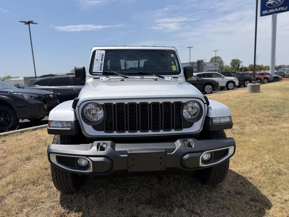 2024 Jeep JT Gladiator - Image 9 of 16