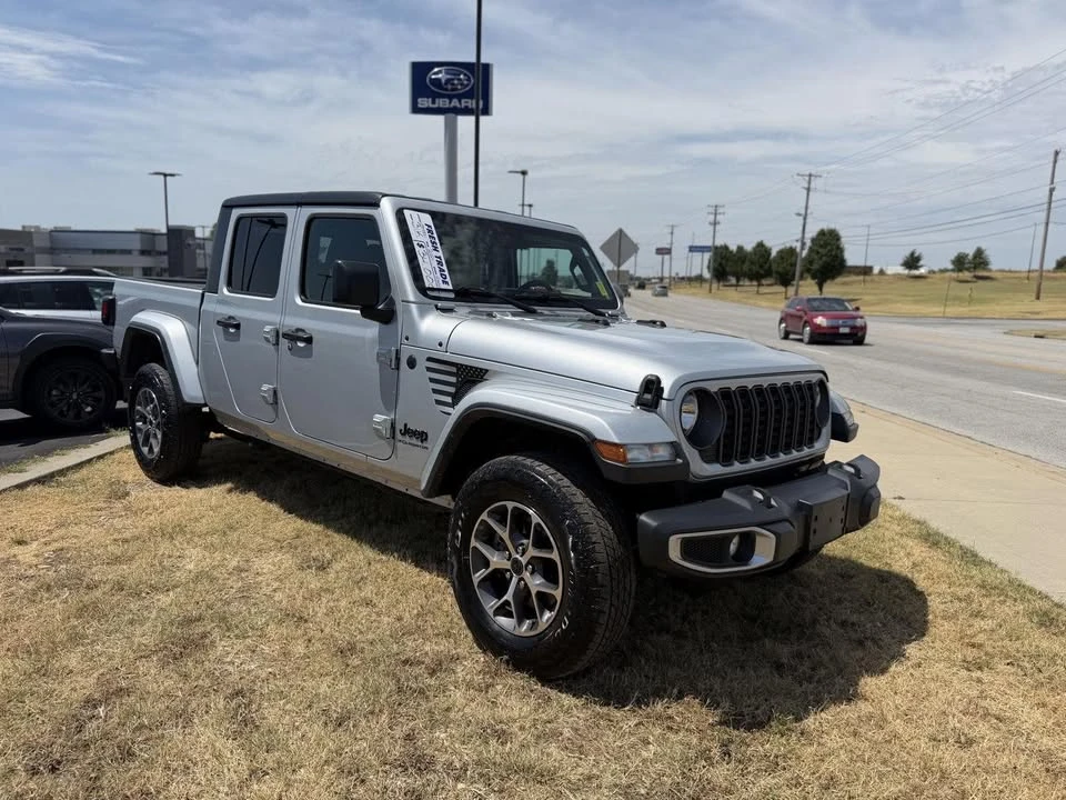 2024 Jeep JT Gladiator - Image 15 of 16