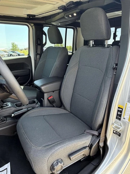 2024 Jeep JT Gladiator - Image 10 of 16