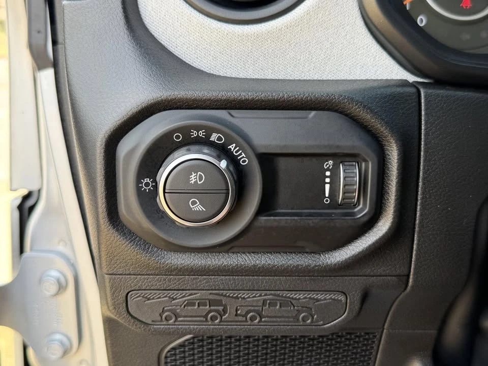 2024 Jeep JT Gladiator - Image 4 of 16
