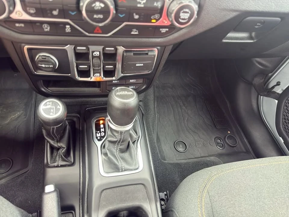 2024 Jeep JT Gladiator - Image 17 of 18