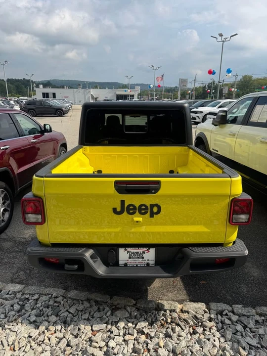 2024 Jeep JT Gladiator - Image 5 of 13