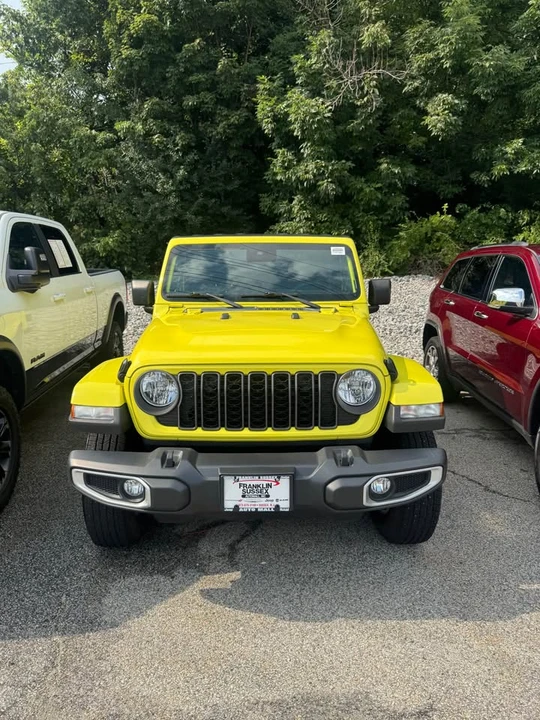 2024 Jeep JT Gladiator - Image 2 of 13