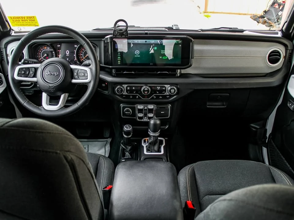 2024 Jeep JT Gladiator - Image 17 of 18