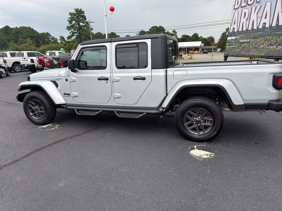 2024 Jeep JT Gladiator - Image 8 of 18