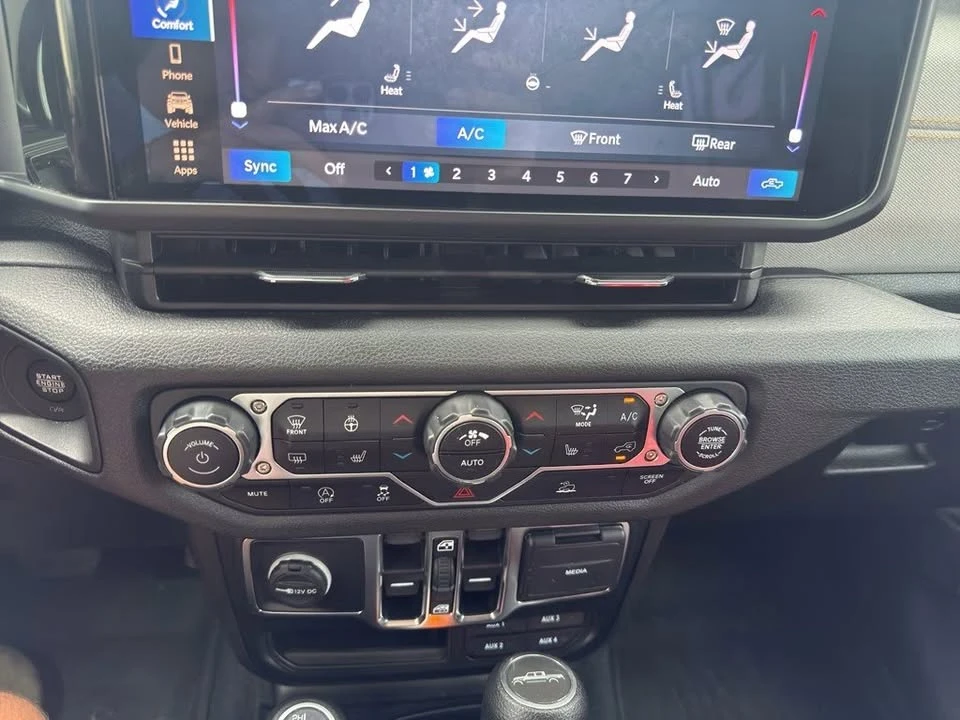 2024 Jeep JT Gladiator - Image 16 of 18