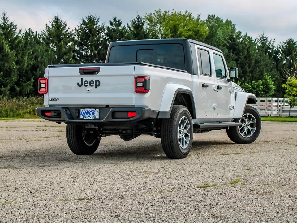2024 Jeep JT Gladiator - Image 9 of 18