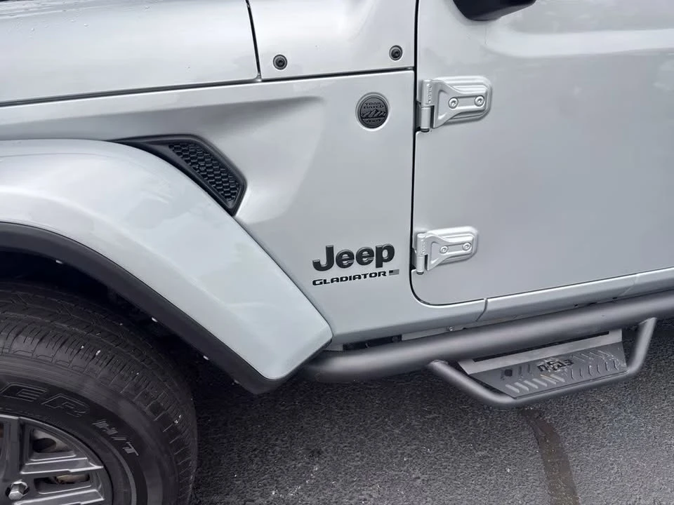 2024 Jeep JT Gladiator - Image 10 of 18