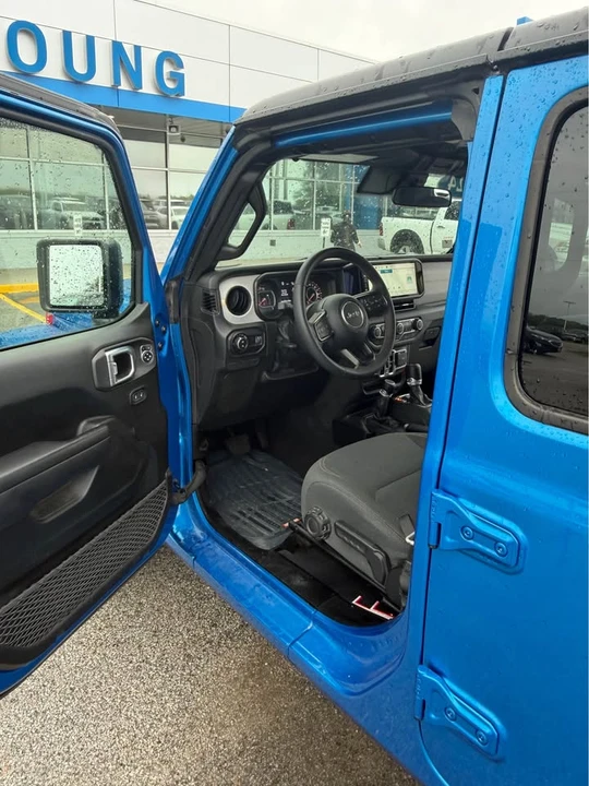 2024 Jeep JT Gladiator - Image 2 of 9