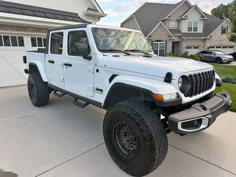 2024 Jeep Gladiator Sport S
