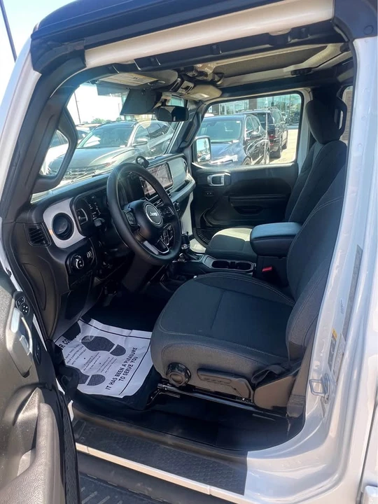 2024 Jeep JT Gladiator - Image 8 of 10