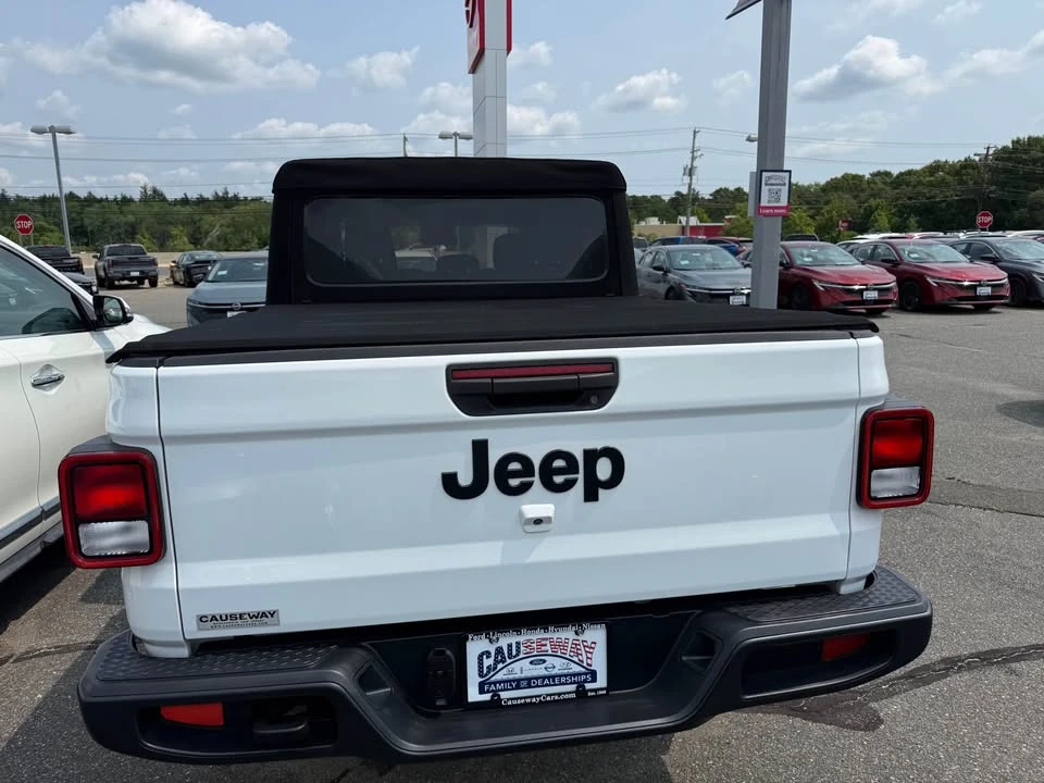 2024 Jeep JT Gladiator - Image 9 of 10