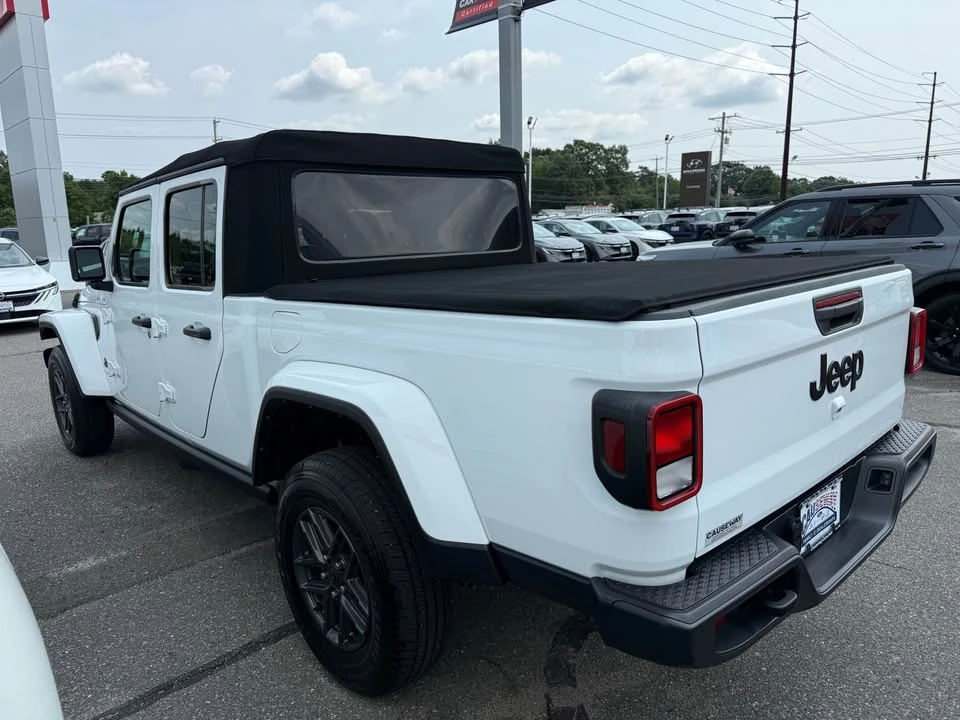 2024 Jeep JT Gladiator - Image 2 of 10