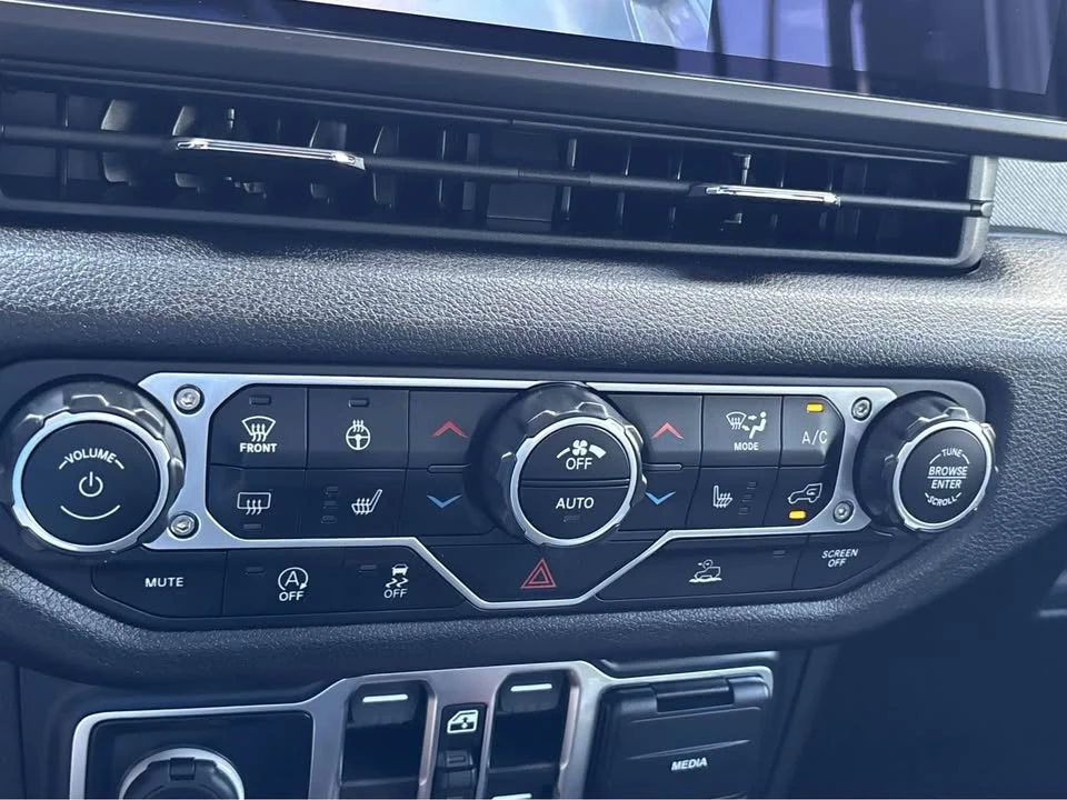 2024 Jeep JT Gladiator - Image 9 of 12