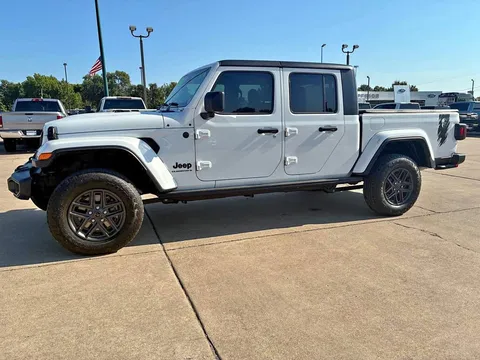 2024 Jeep Gladiator Sport S