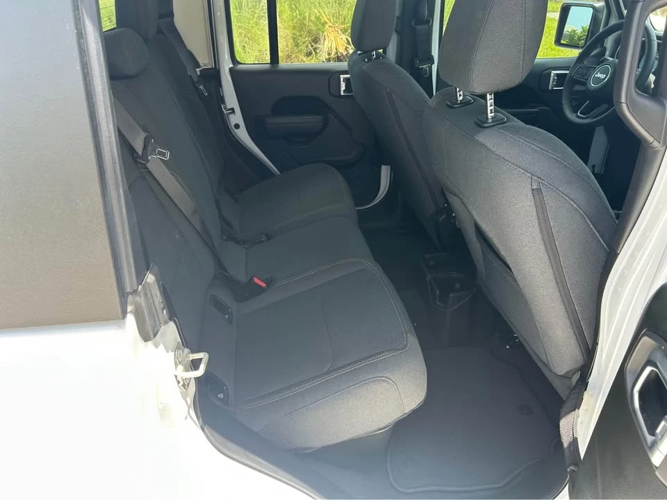 2024 Jeep JT Gladiator - Image 16 of 20