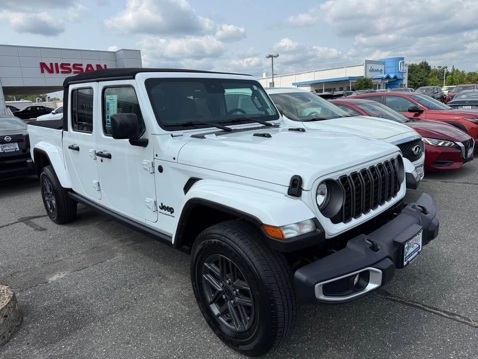 2024 Jeep JT Gladiator - Image 3 of 10