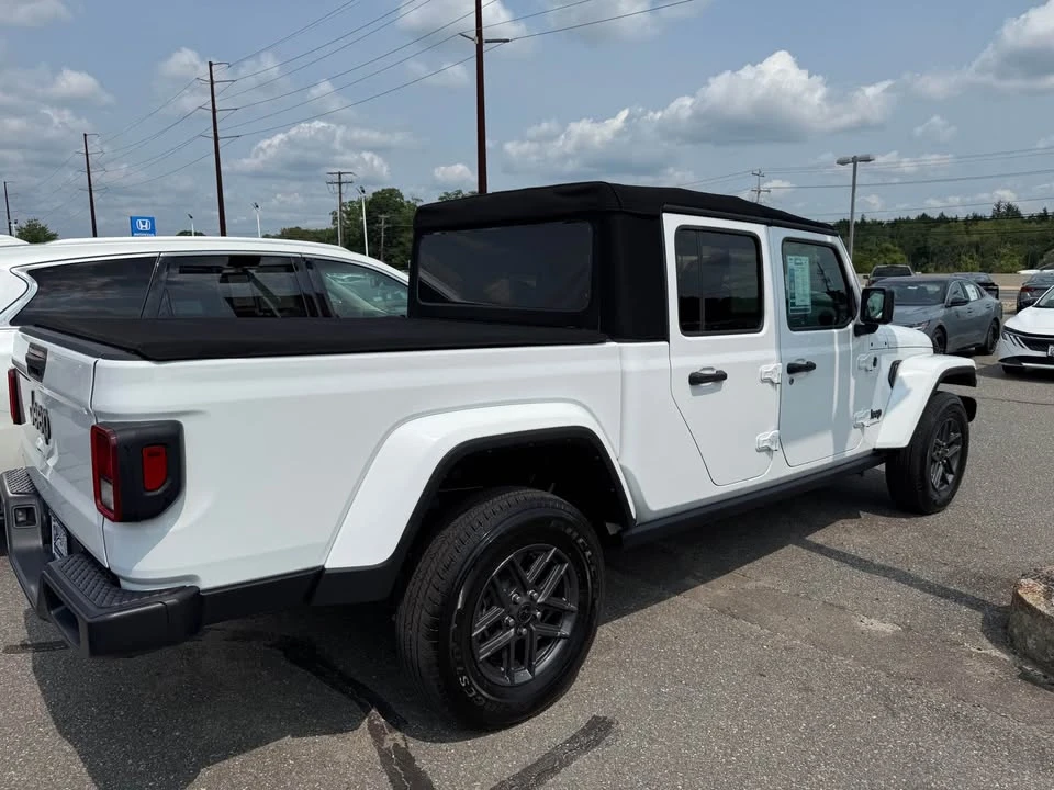 2024 Jeep JT Gladiator - Image 6 of 10