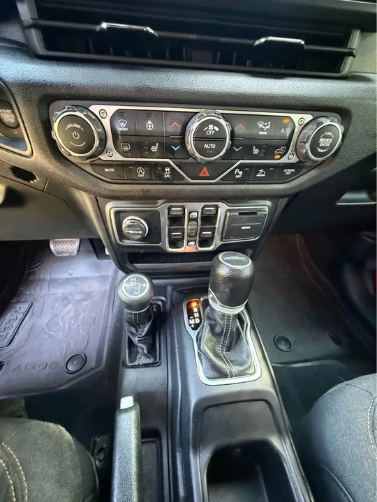 2024 Jeep JT Gladiator - Image 16 of 19