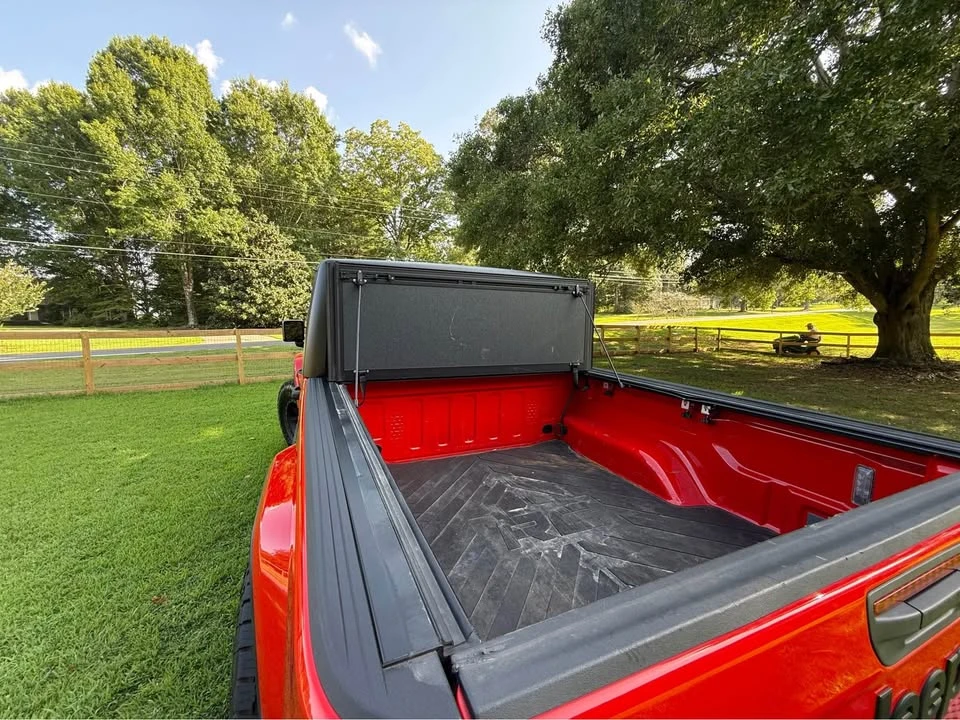 2024 Jeep JT Gladiator - Image 18 of 19