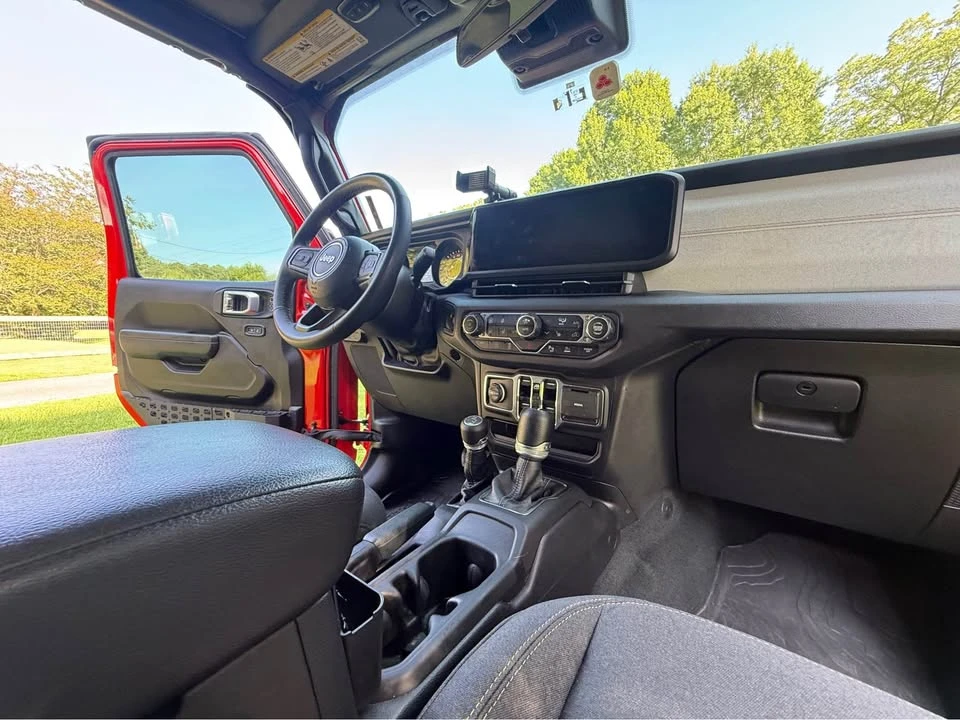 2024 Jeep JT Gladiator - Image 9 of 19