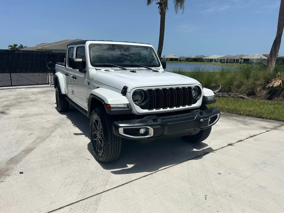 2024 Jeep JT Gladiator - Image 12 of 20