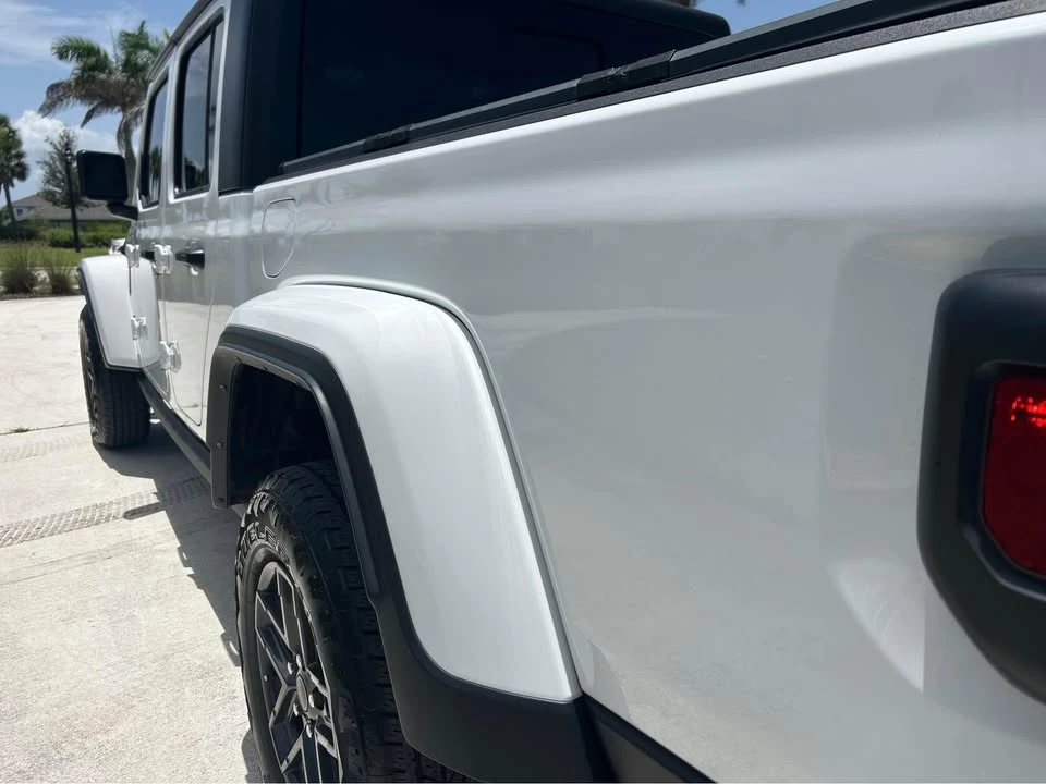 2024 Jeep JT Gladiator - Image 5 of 20