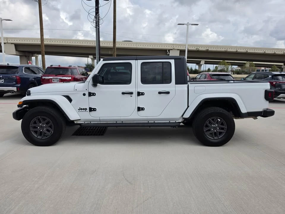 2024 Jeep JT Gladiator - Image 8 of 15