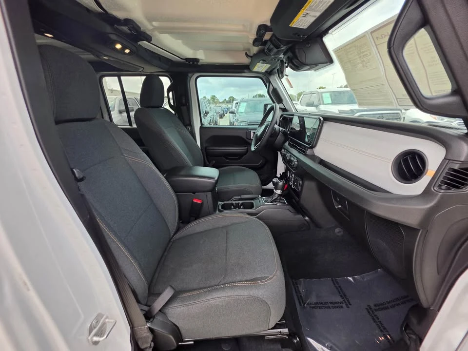 2024 Jeep JT Gladiator - Image 13 of 15