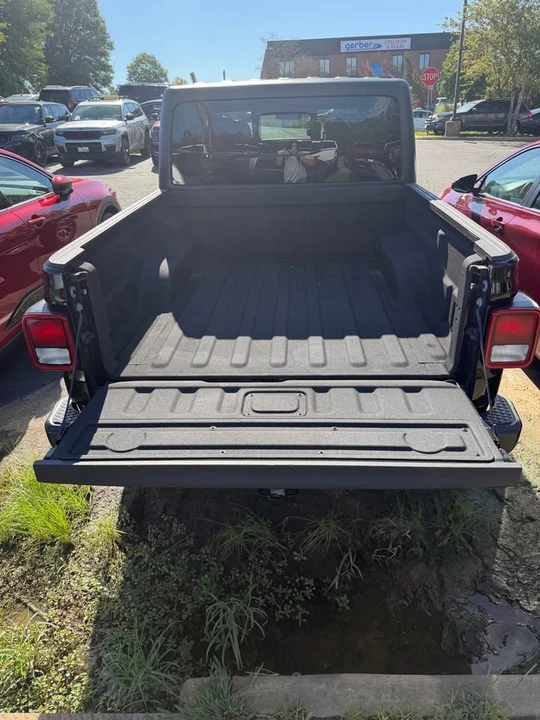 2024 Jeep JT Gladiator - Image 5 of 6