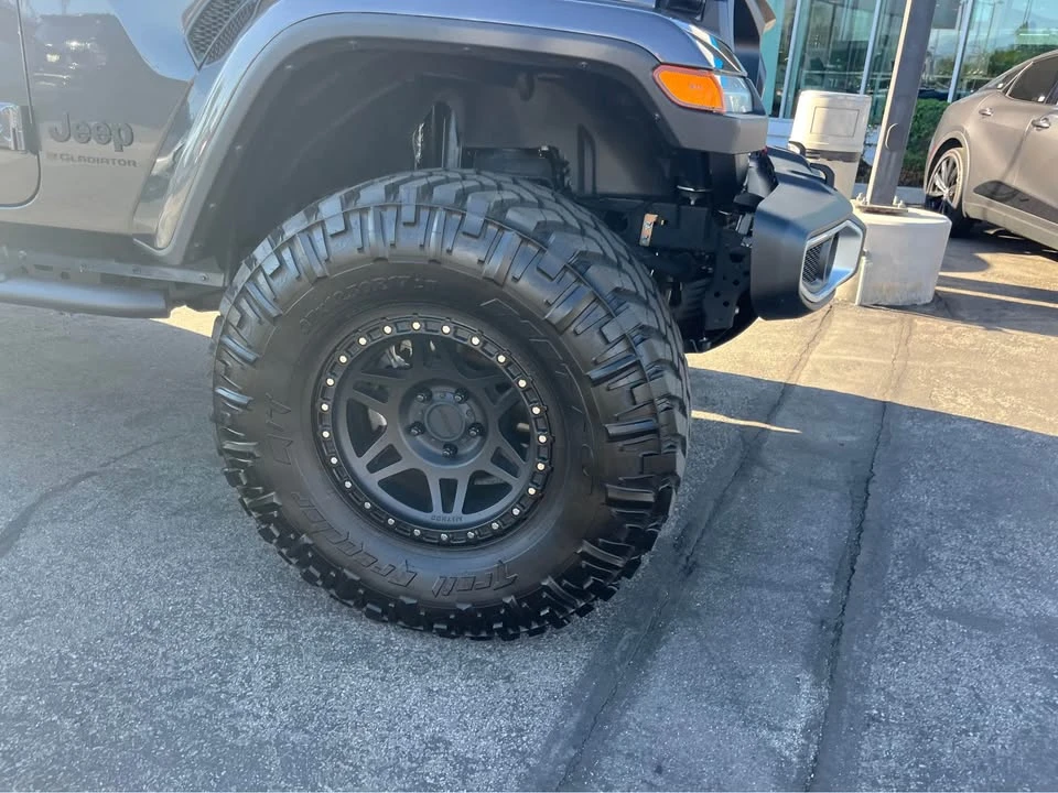 2024 Jeep JT Gladiator - Image 2 of 8