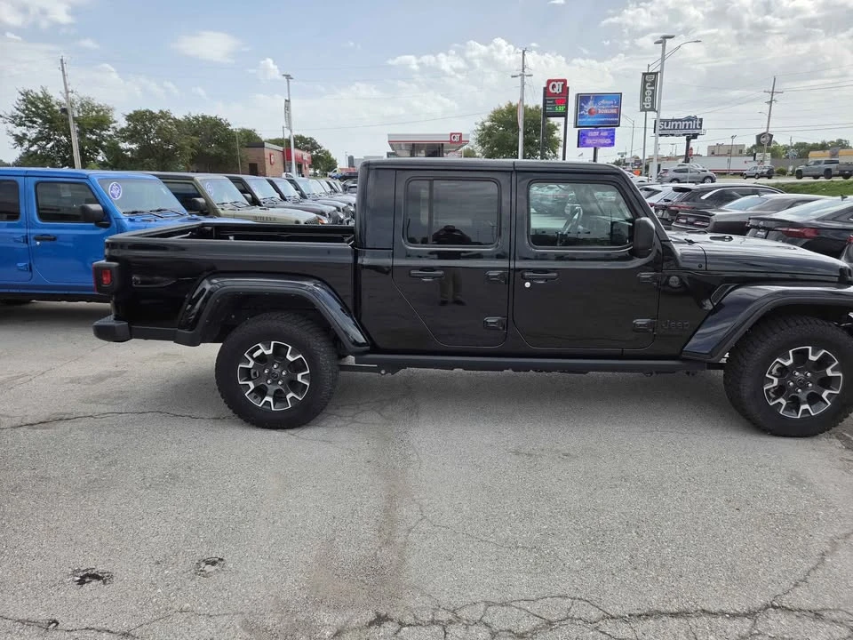 2024 Jeep JT Gladiator - Image 5 of 15