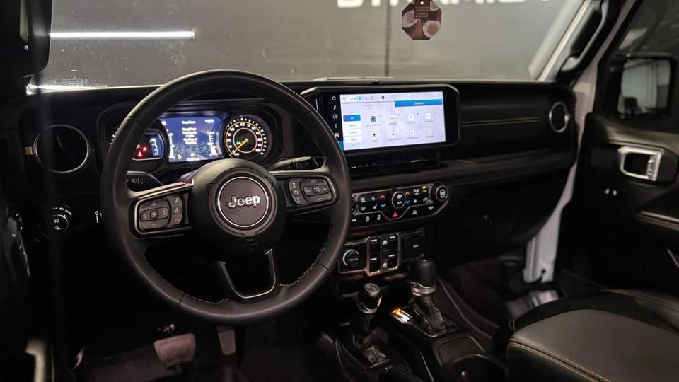 2024 Jeep JT Gladiator - Image 10 of 11