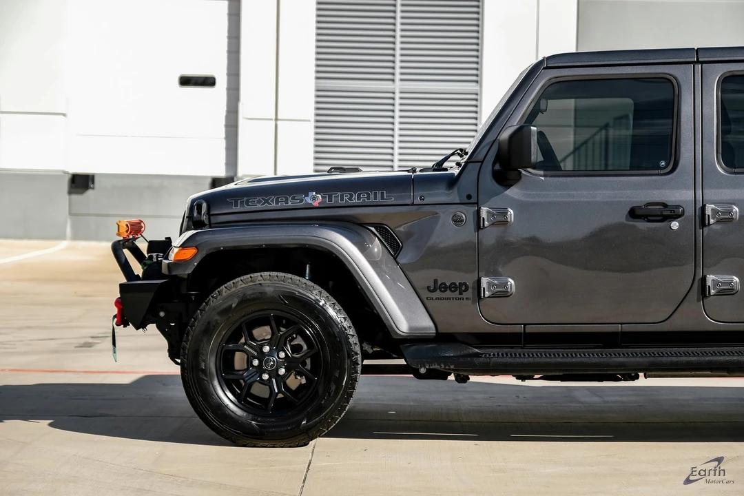 2024 Jeep JT Gladiator - Image 6 of 12