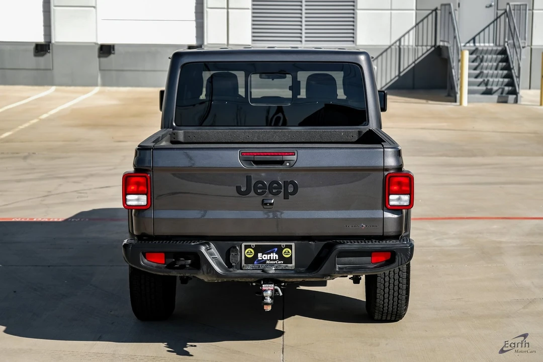 2024 Jeep JT Gladiator - Image 11 of 12