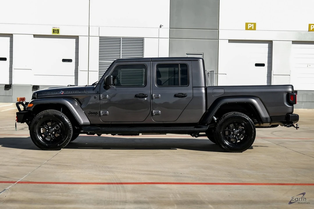 2024 Jeep JT Gladiator - Image 5 of 12