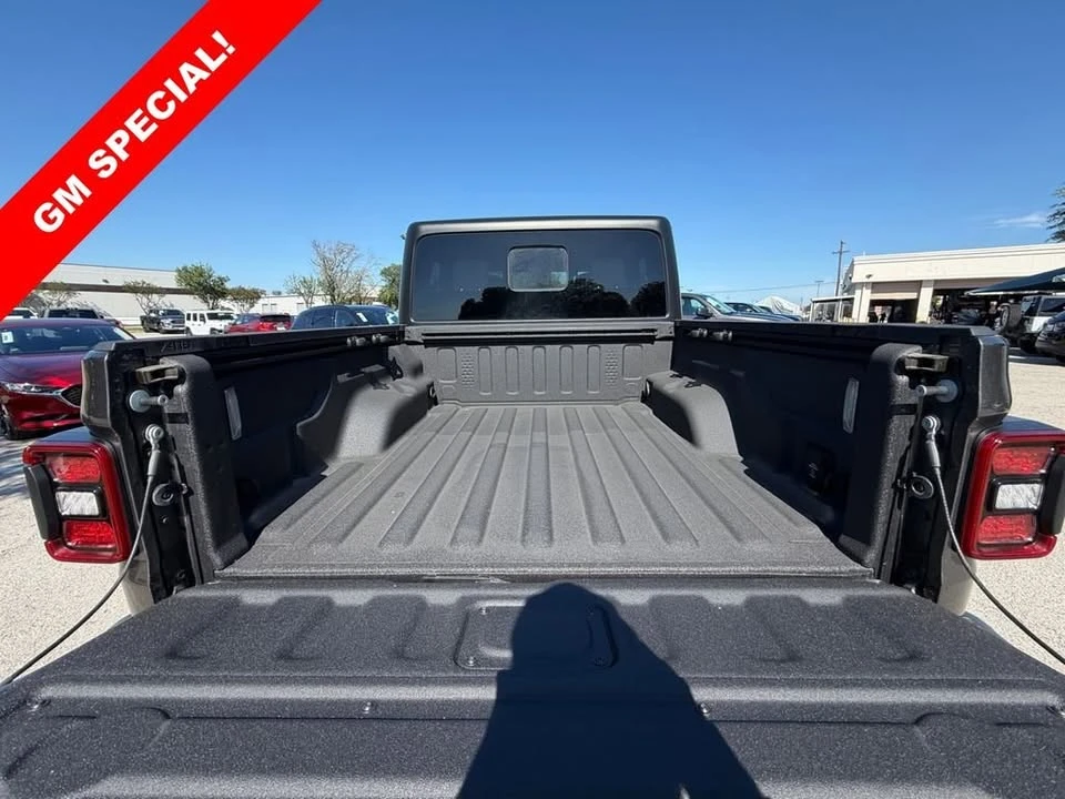 2024 Jeep JT Gladiator - Image 19 of 20