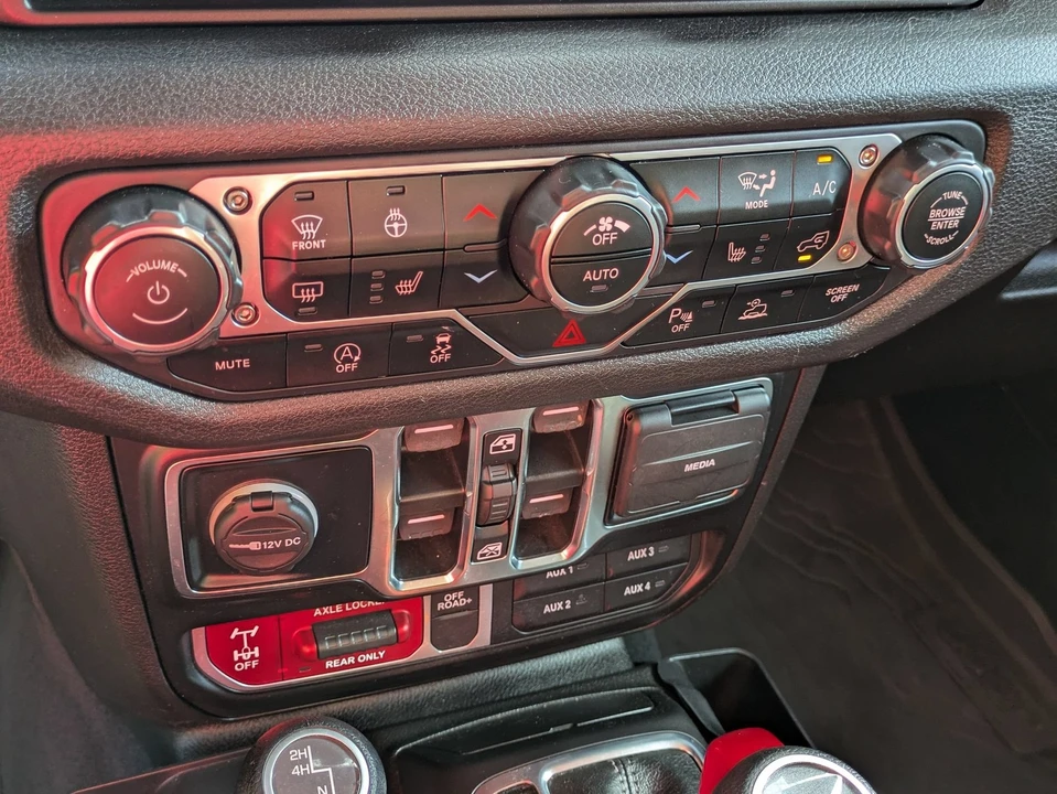 2024 Jeep JT Gladiator - Image 23 of 31