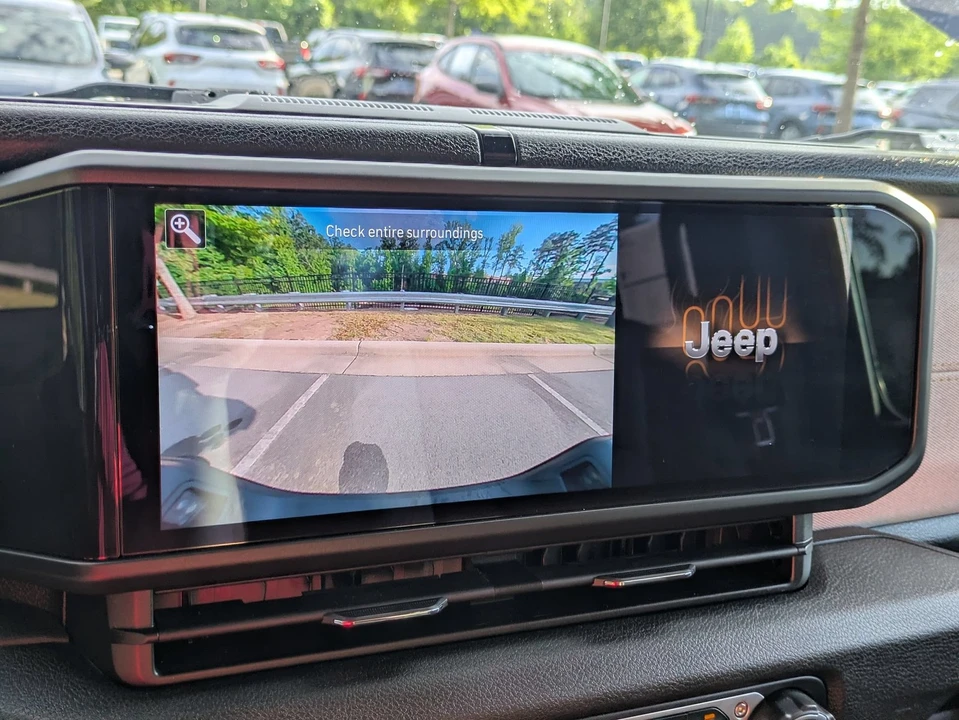 2024 Jeep JT Gladiator - Image 22 of 31