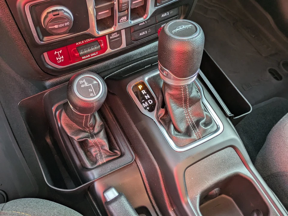 2024 Jeep JT Gladiator - Image 26 of 31