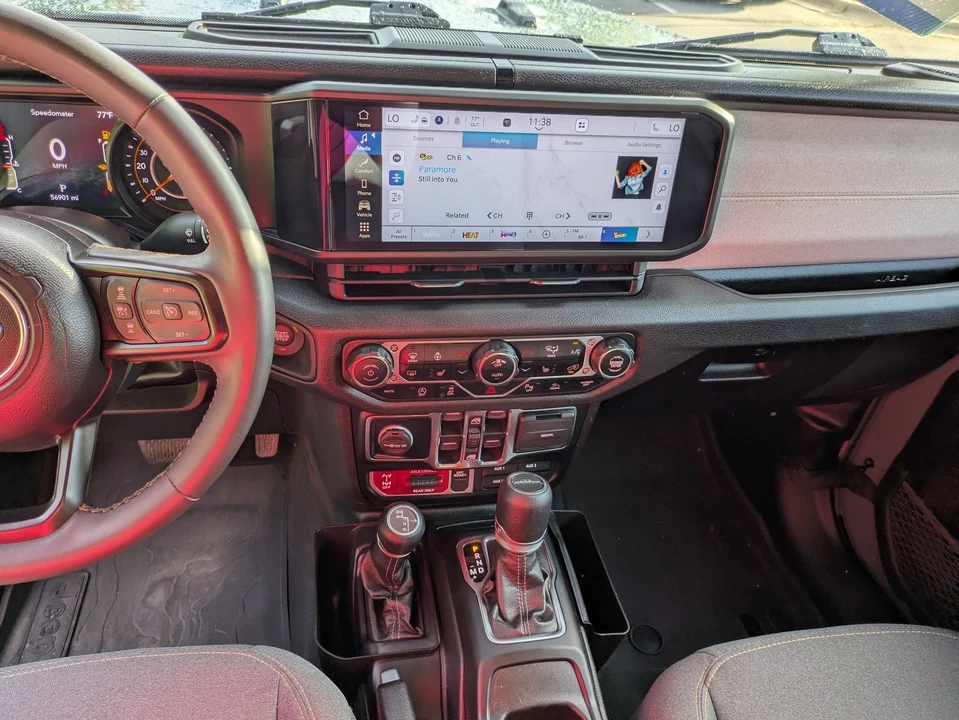 2024 Jeep JT Gladiator - Image 21 of 31