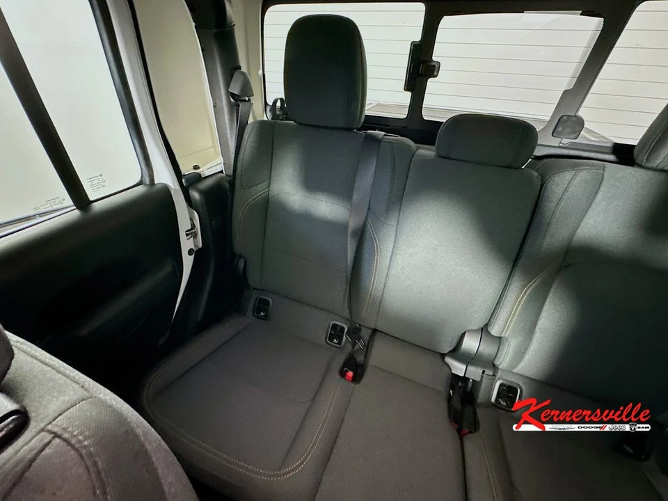 2024 Jeep JT Gladiator - Image 12 of 24