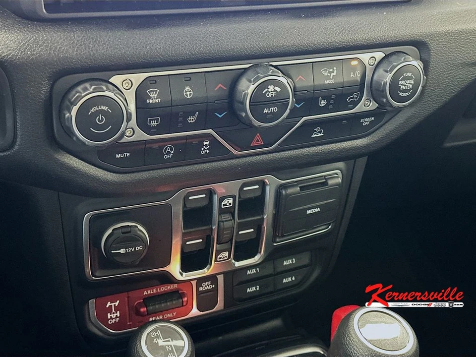 2024 Jeep JT Gladiator - Image 18 of 24