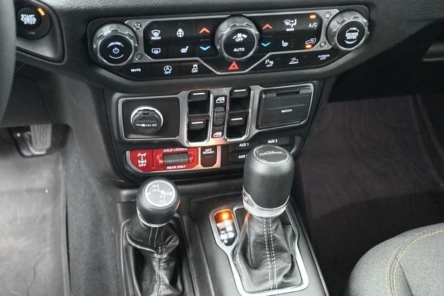 2024 Jeep JT Gladiator - Image 11 of 20