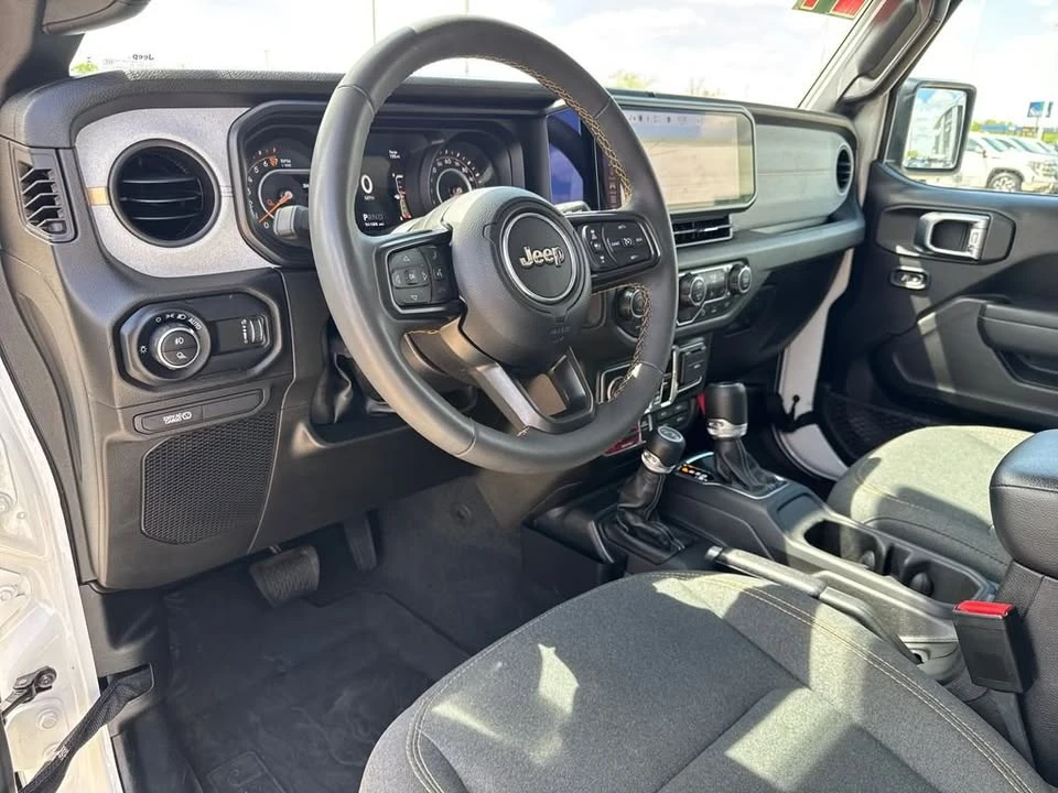 2024 Jeep JT Gladiator - Image 13 of 20