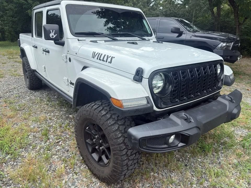 2024 Jeep JT Gladiator - Image 2 of 4