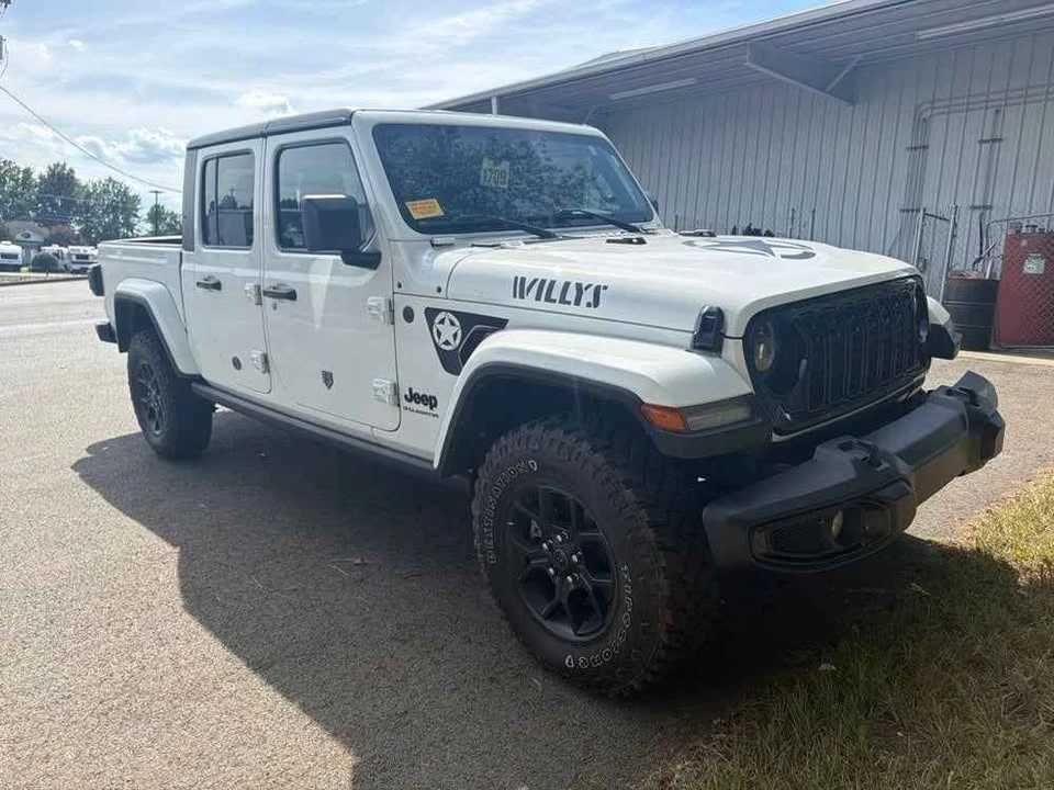 2024 Jeep JT Gladiator - Image 2 of 3